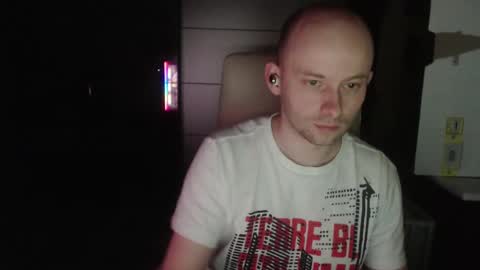 Bee online show from December 7, 11:56 pm