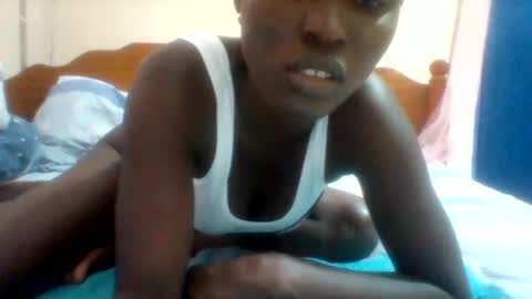 pinah1997 online show from February 13, 7:45 am