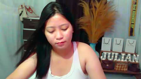 Snapshot of pinay_dhalia chatting on October 16, 12:55 am Dhalia online show from October 16, 12:55 am