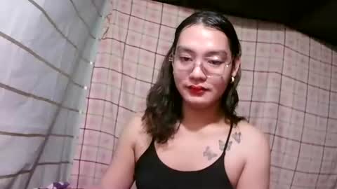 Snapshot of pinay_janella10 chatting on February 3, 5:18 pm pinay_janella10 online show from February 3, 5:18 pm