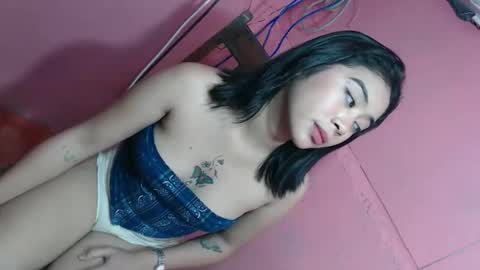 Snapshot of pinay_shinexxx chatting on June 3, 10:59 pm pinay_shinexxx online show from June 3, 10:59 pm