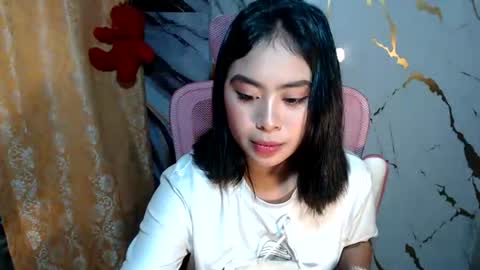 Snapshot of pinay_shinexxx chatting on June 28, 11:55 pm pinay_shinexxx online show from June 28, 11:55 pm