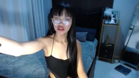 Snapshot of pinay_slutx chatting on March 11, 8:41 am dee online show from March 11, 8:41 am