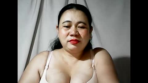 Snapshot of pinaymama12345 chatting on February 12, 11:33 pm pinaymama12345 online show from February 12, 11:33 pm