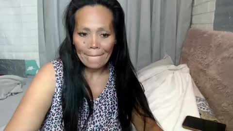 Snapshot of pinaymom69xx chatting on February 8, 5:29 am vangie online show from February 8, 5:29 am