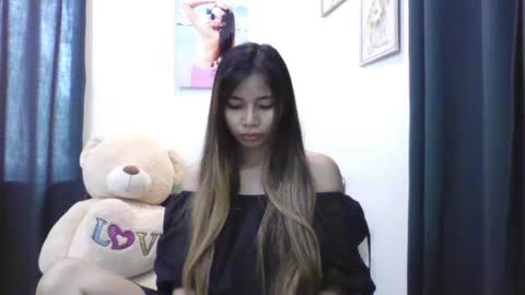 pinaypetite971689 online show from January 11, 1:06 am