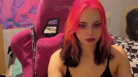 Snapshot of pineapple_dope chatting on May 27, 8:06 pm Nancy online show from May 27, 8:06 pm