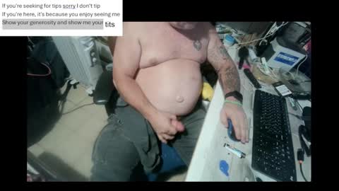 Snapshot of pini_z chatting on January 7, 6:24 pm pini_z online show from January 7, 6:24 pm