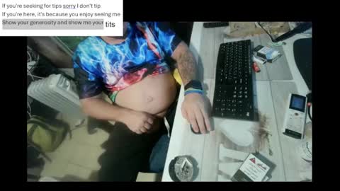 Snapshot of pini_z chatting on January 18, 3:16 pm pini_z online show from January 18, 3:16 pm