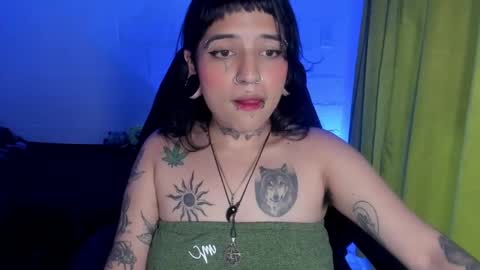 Snapshot of pink_dustt chatting on February 20, 12:30 am weedcandy ig y twitter xpink dustt online show from February 20, 12:30 am