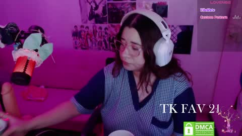 Snapshot of pink_girl0n chatting on June 1, 4:47 am Kitty online show from June 1, 4:47 am