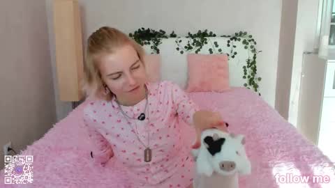 pink_lila18 online show from October 9, 8:12 am