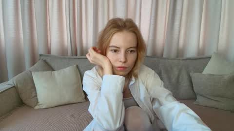 pink_lila18 online show from March 10, 3:33 am