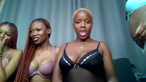 pinkyy online show from July 17, 9:08 pm