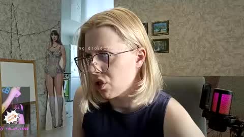 Pinky online show from April 30, 11:05 am