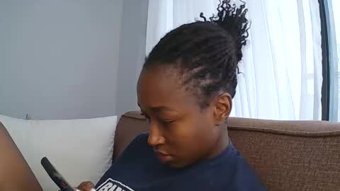 Snapshot of pinkaura_ chatting on January 8, 8:05 am PinkyAura online show from January 8, 8:05 am