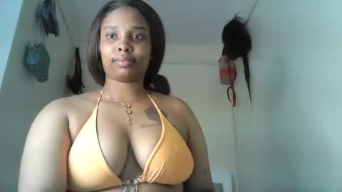 Snapshot of pinkie_bear chatting on November 21, 9:57 pm Pinkie online show from November 21, 9:57 pm