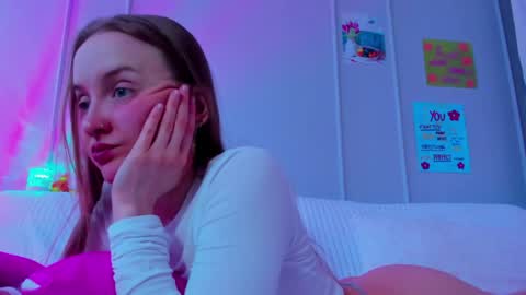 Mila online show from April 11, 11:25 am