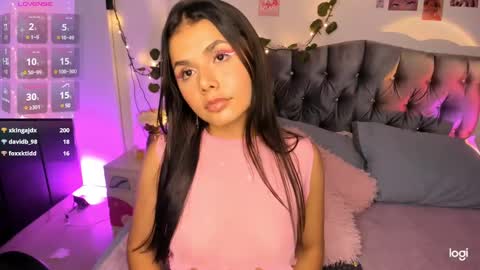 Sarah .. online show from December 7, 1:25 am