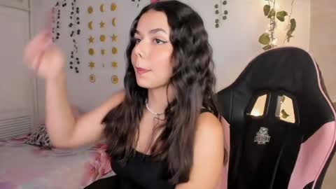 Sarah .. online show from April 1, 1:12 pm