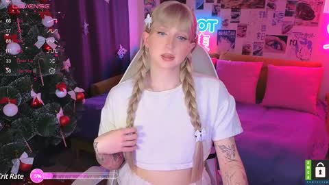 Snapshot of pinkvenom_ chatting on January 11, 4:46 pm pinkvenom_ online show from January 11, 4:46 pm