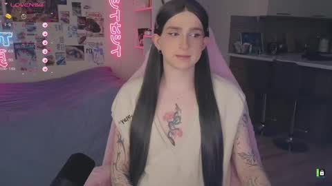 Snapshot of pinkvenom_ chatting on May 5, 4:48 pm pinkvenom_ online show from May 5, 4:48 pm