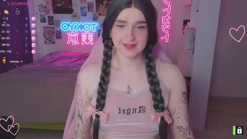 Snapshot of pinkvenom_ chatting on June 3, 3:17 pm pinkvenom_ online show from June 3, 3:17 pm