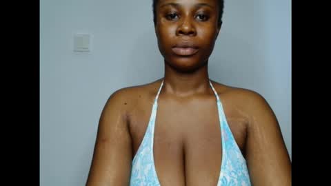Snapshot of pinkxsugar chatting on October 12, 5:23 pm pinkxsugar online show from October 12, 5:23 pm