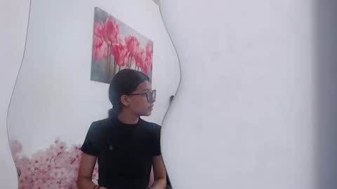 pinky_f00x online show from March 24, 7:08 pm