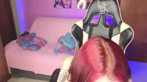 pinkygirl20 online show from March 7, 5:37 am