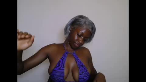 pinkykiki_247 online show from April 22, 5:43 am