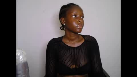 pinkykiki_247 online show from April 26, 5:49 am