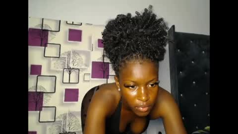 pinkykiki_247 online show from May 7, 4:34 pm
