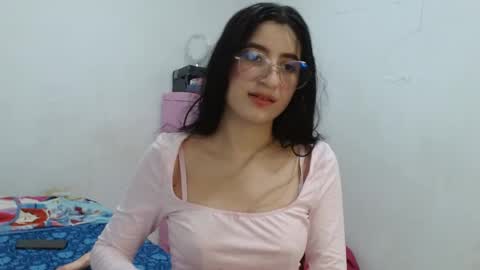 Snapshot of pinkyperla chatting on June 5, 2:51 am Perla online show from June 5, 2:51 am
