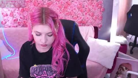 pinkytrix online show from May 9, 12:43 pm
