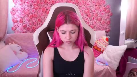 pinkytrix online show from May 19, 1:17 pm