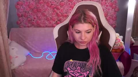 pinkytrix online show from May 30, 12:35 pm