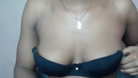 pinkyxxpussy online show from January 12, 11:32 pm