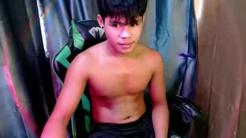 pinoy_shyboy69 online show from May 2, 11:21 pm