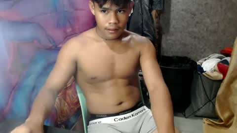 Snapshot of pinoy_shyboy69 chatting on July 28, 11:17 am pinoy_shyboy69 online show from July 28, 11:17 am