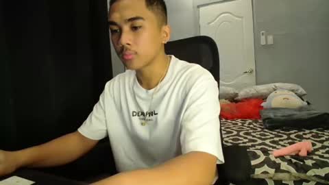 Snapshot of pinoyadriannexxx chatting on October 4, 1:25 am Adrianne online show from October 4, 1:25 am