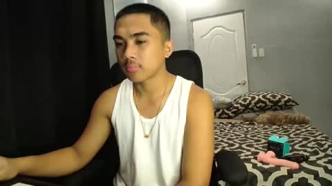 Snapshot of pinoyadriannexxx chatting on October 4, 11:58 pm Adrianne online show from October 4, 11:58 pm