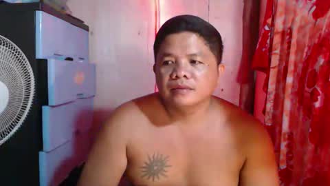 pinoyhotchubby85 online show from October 22, 6:35 am