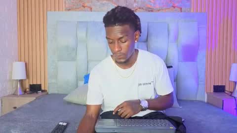 pipedark_ online show from September 29, 4:17 am