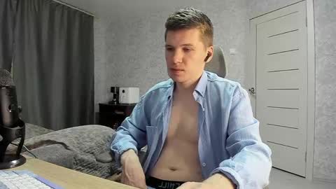 Snapshot of pirremeow chatting on May 22, 7:37 am Pierre online show from May 22, 7:37 am