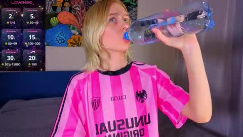 pis_sos online show from March 24, 8:58 pm