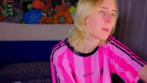 pis_sos online show from March 27, 3:12 pm