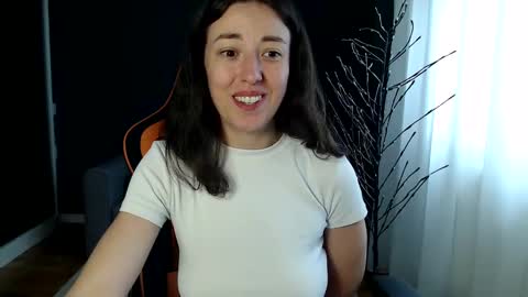 piscesgirl06 online show from December 5, 9:17 am