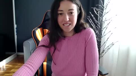 piscesgirl06 online show from January 7, 9:50 am