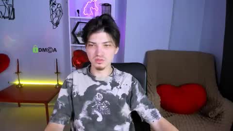 Snapshot of pit_wetty chatting on December 16, 6:51 am Pitt online show from December 16, 6:51 am